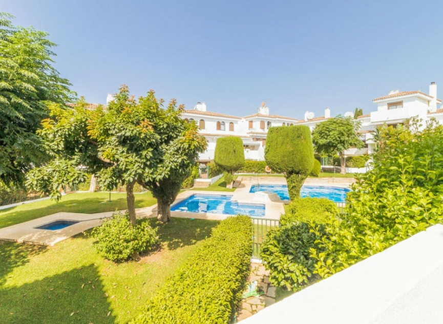 Resale - House -
Costalita