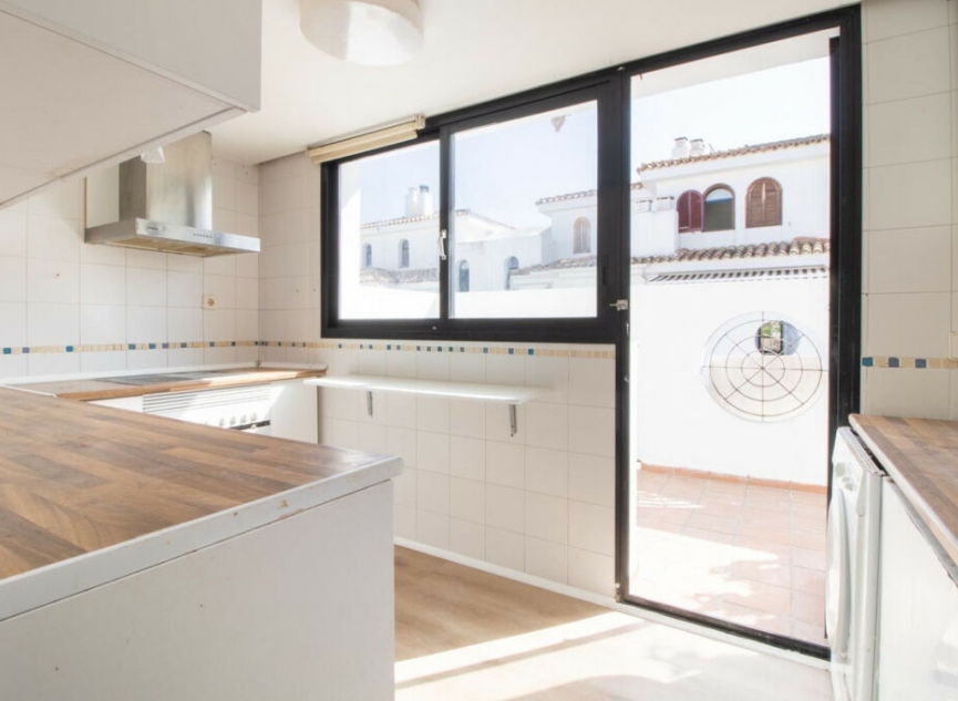 Resale - House -
Costalita