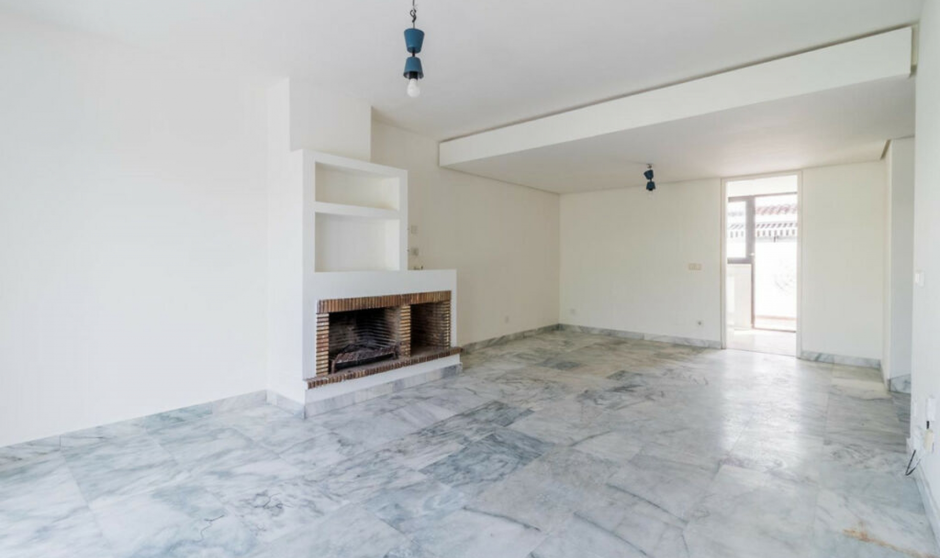 Resale - House -
Costalita