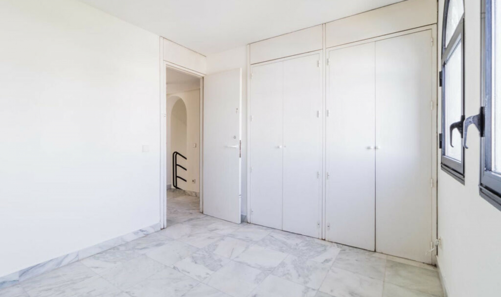 Resale - House -
Costalita