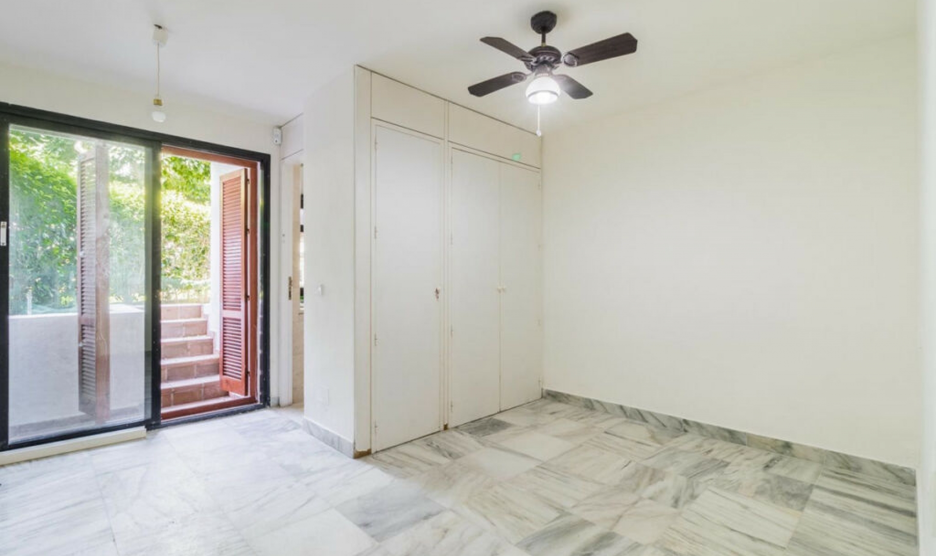 Resale - House -
Costalita