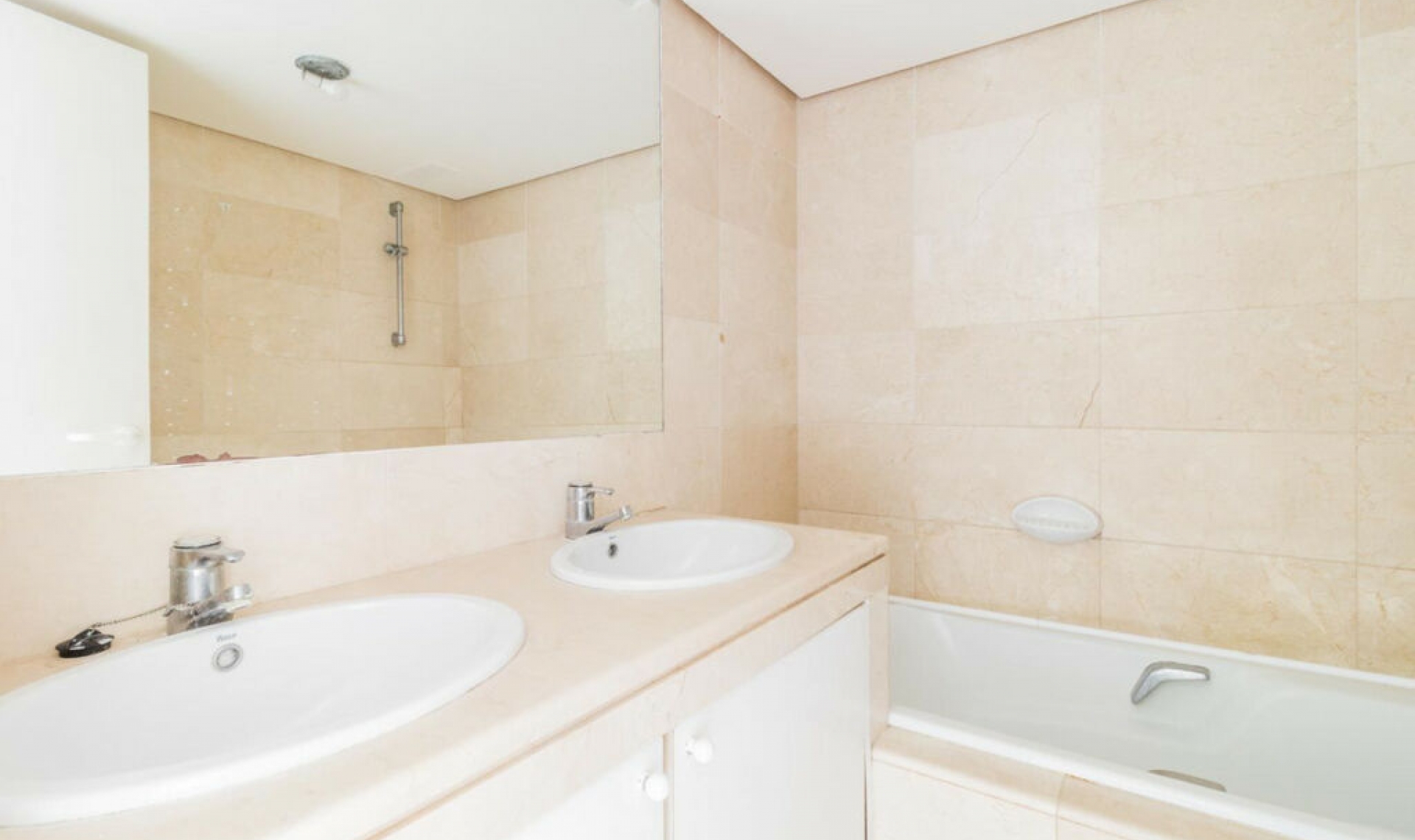 Resale - House -
Costalita