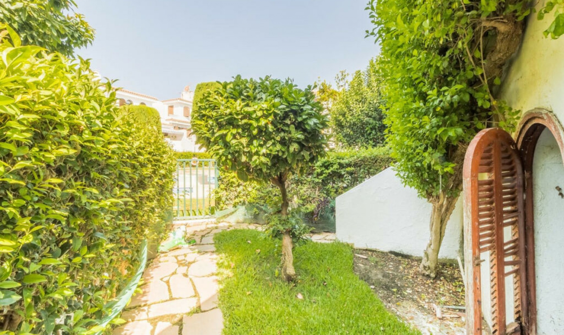 Resale - House -
Costalita