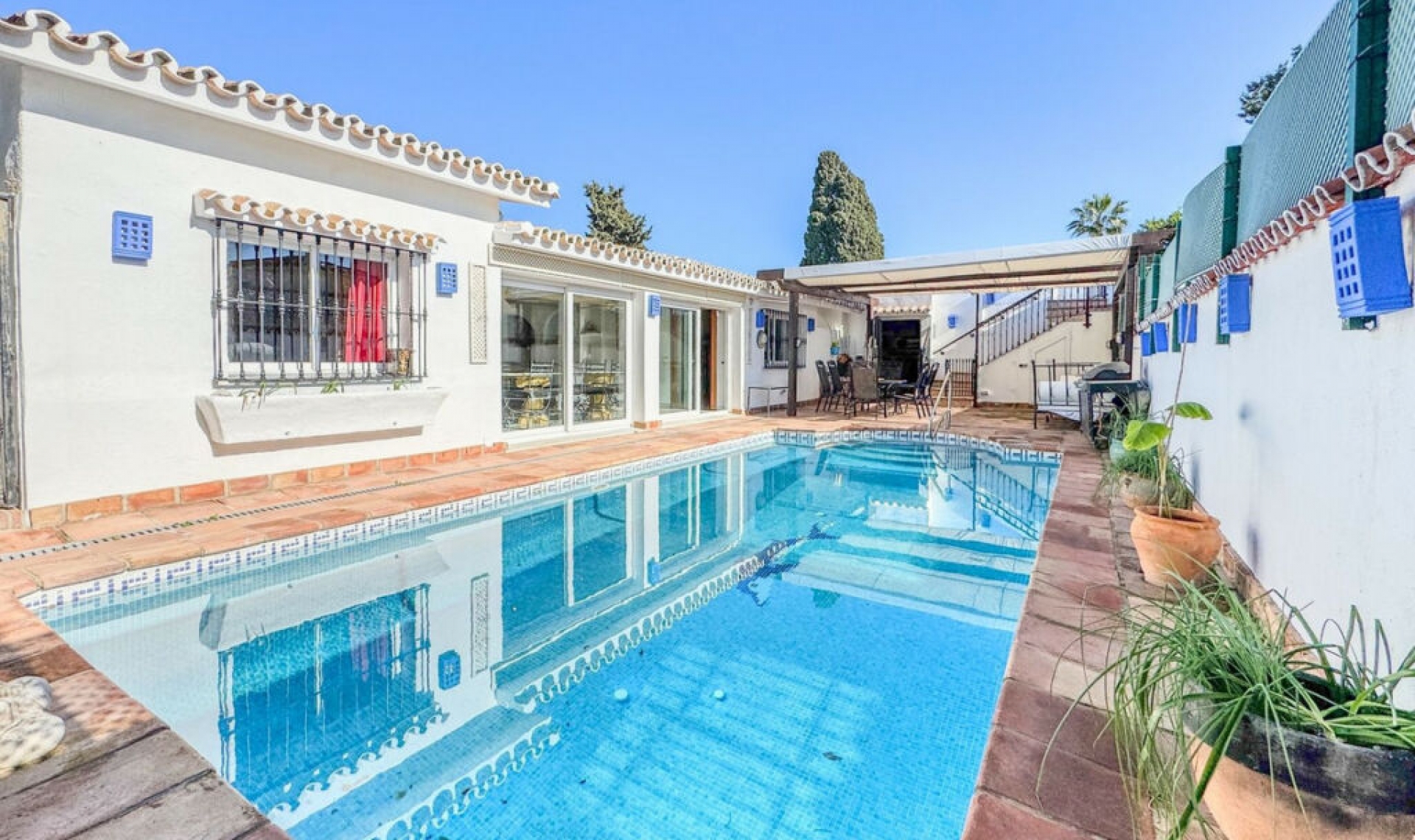 Resale - House -
Costalita