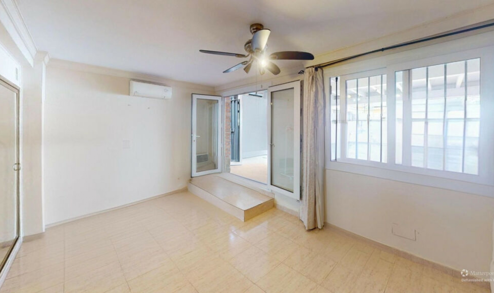 Resale - House -
Costalita