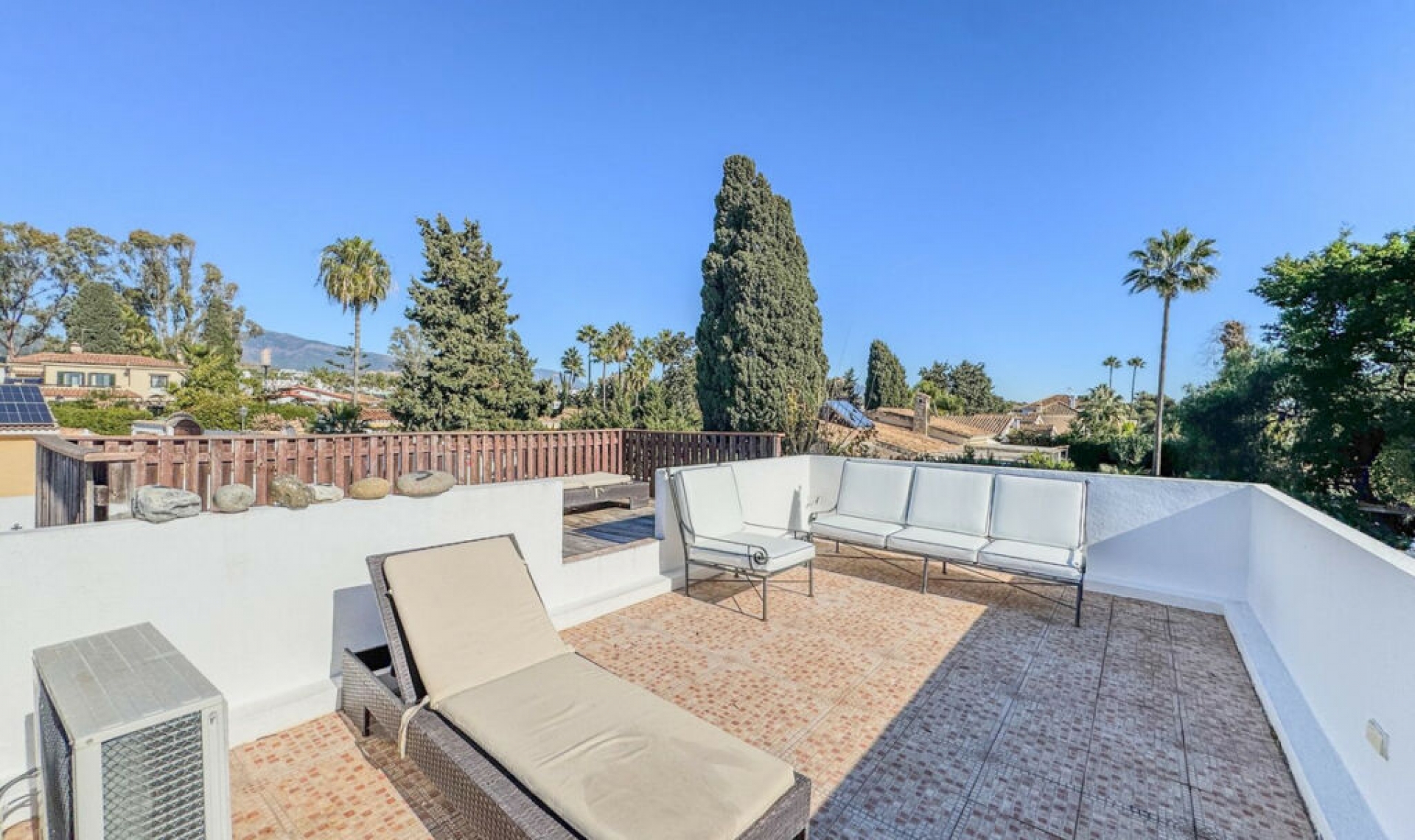 Resale - House -
Costalita