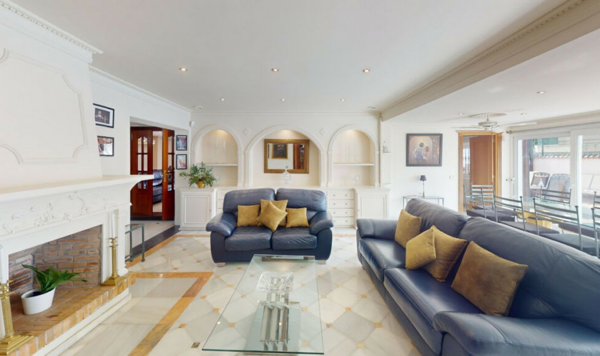 Resale - House -
Costalita