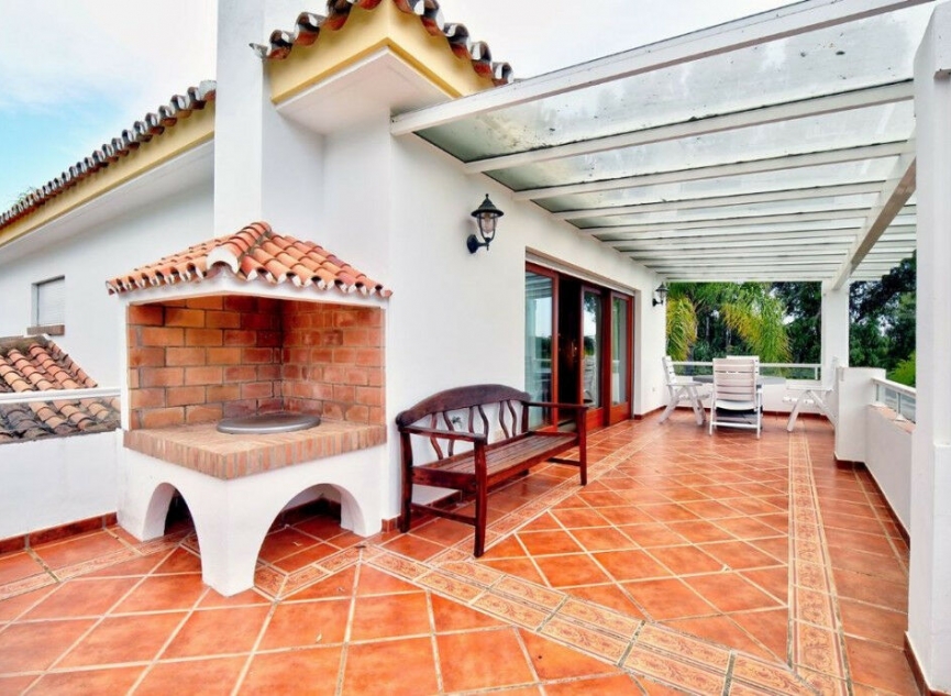 Resale - House -
Costalita