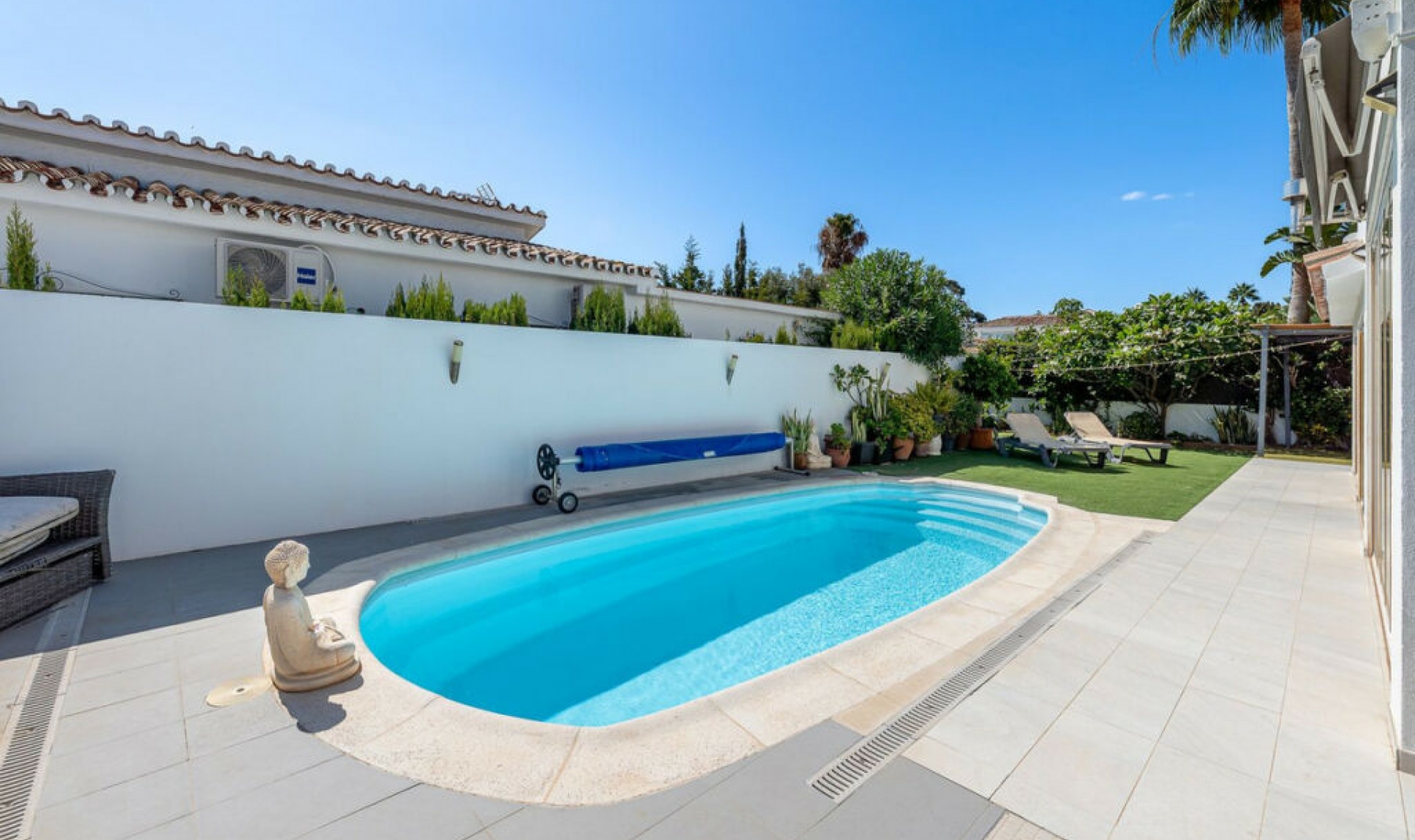 Resale - House -
Costalita