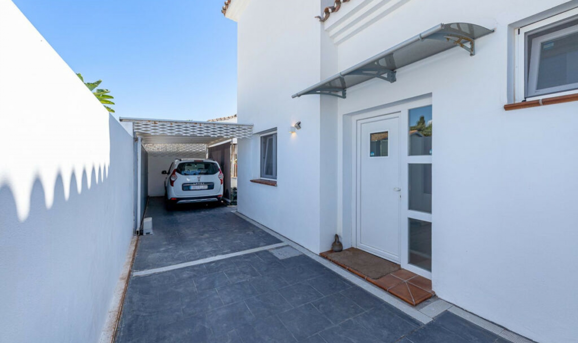Resale - House -
Costalita