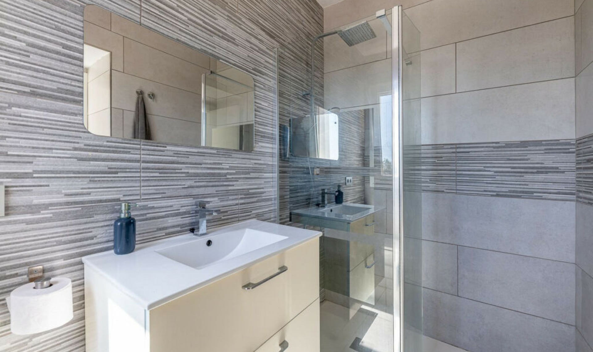 Resale - House -
Costalita