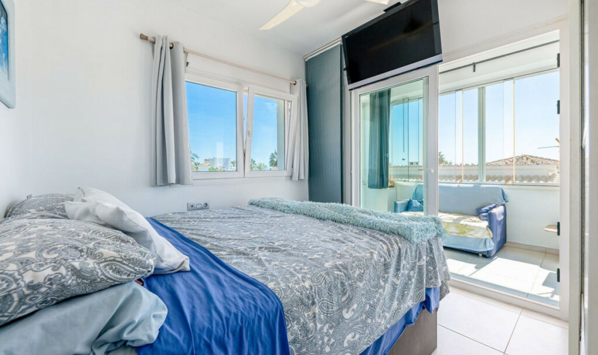 Resale - House -
Costalita