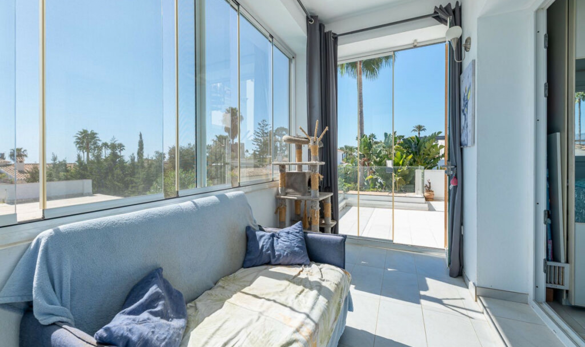 Resale - House -
Costalita