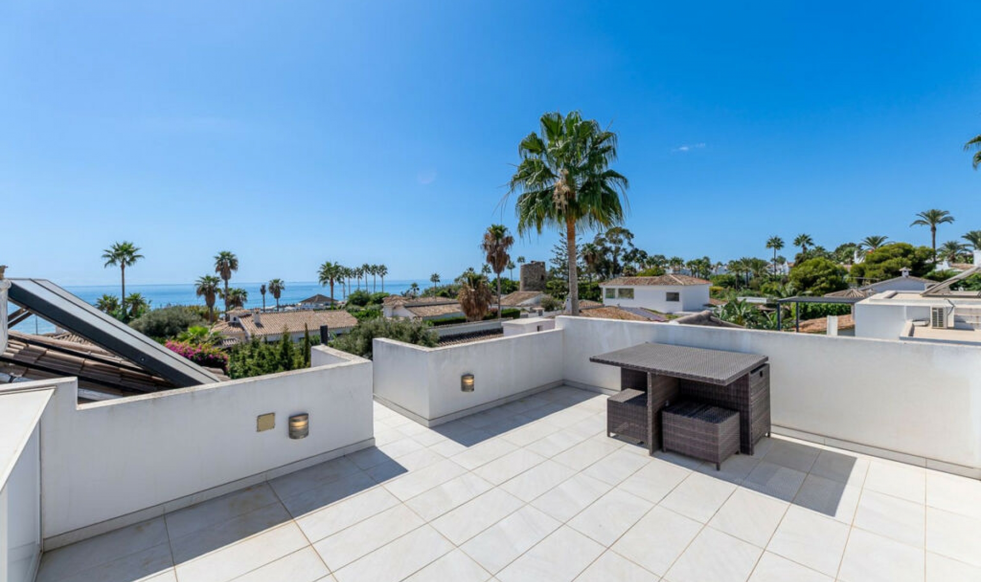 Resale - House -
Costalita