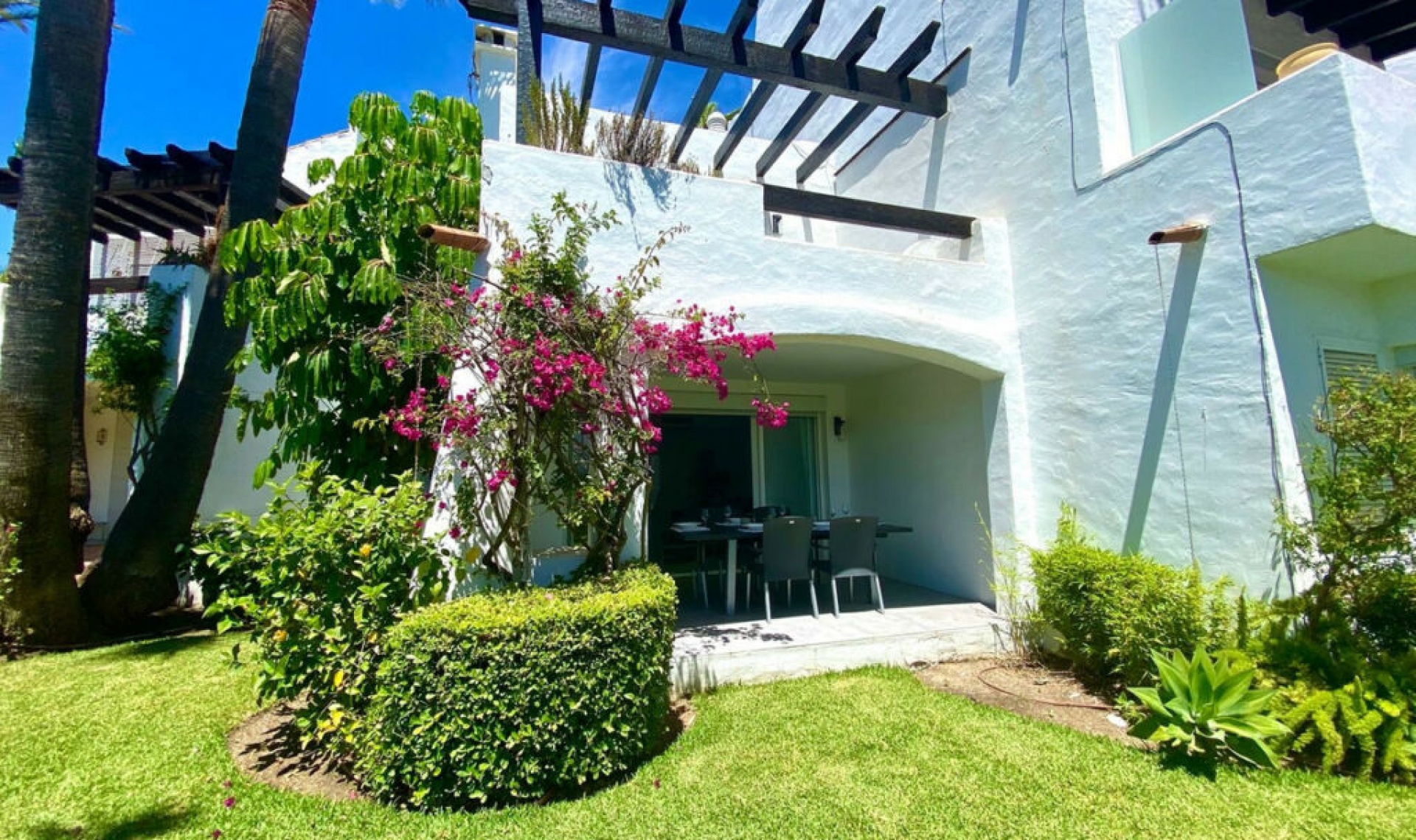 Resale - House -
Costalita