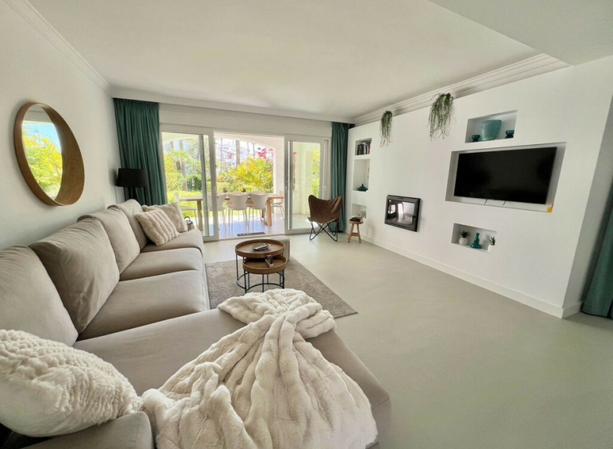 Resale - House -
Costalita