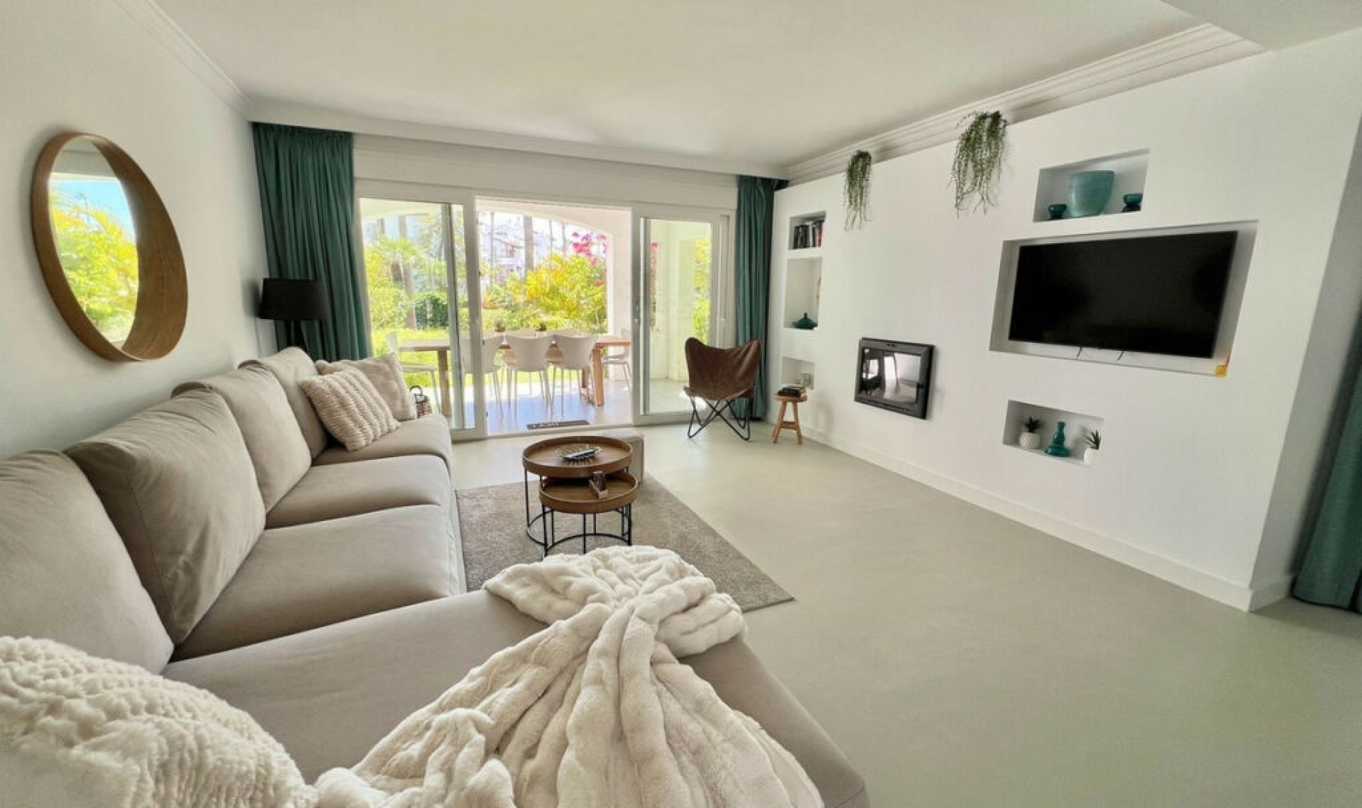 Resale - House -
Costalita