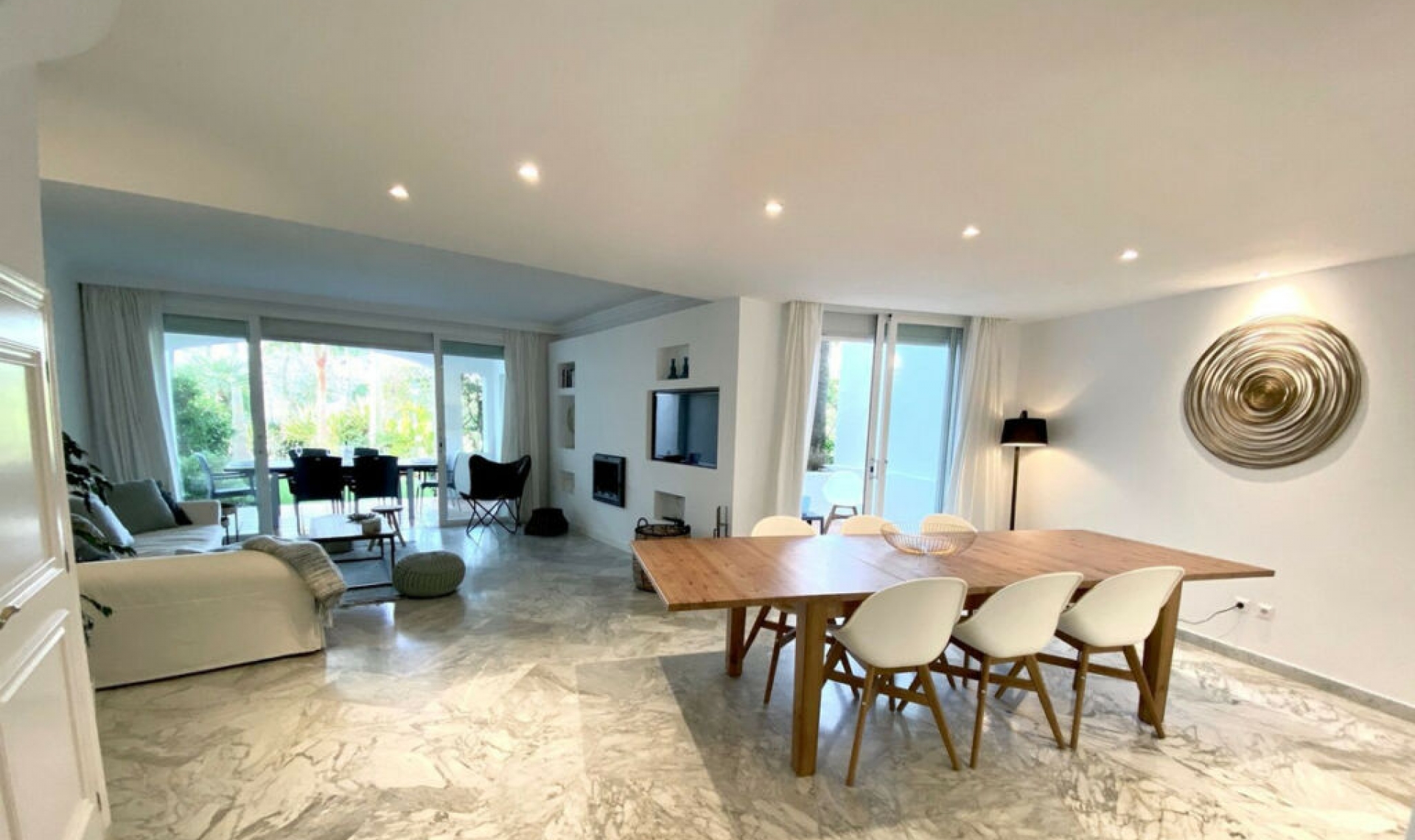 Resale - House -
Costalita