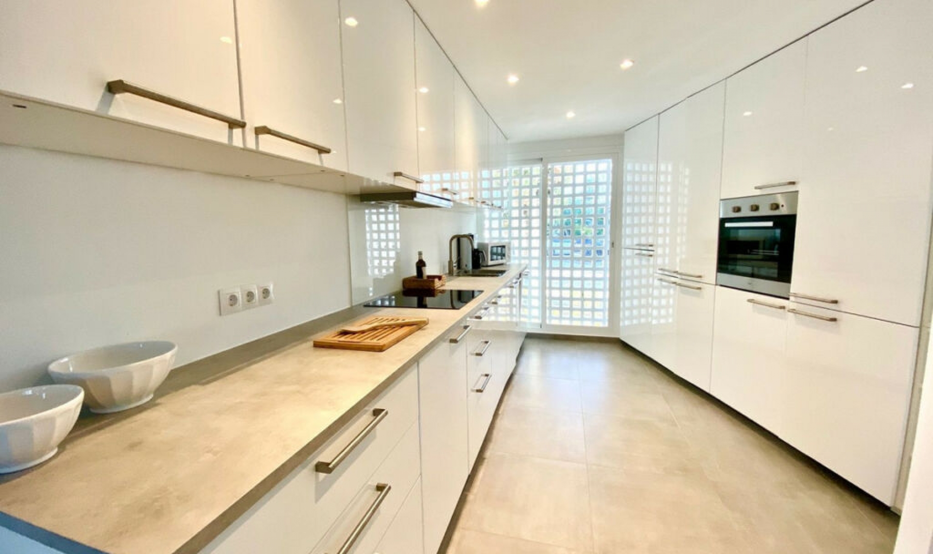 Resale - House -
Costalita