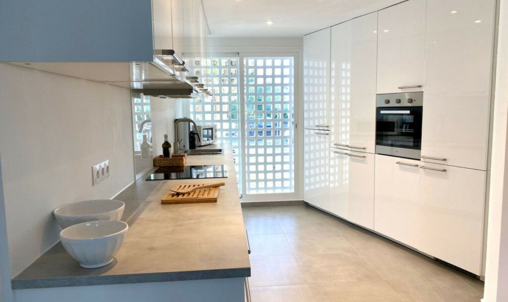 Resale - House -
Costalita