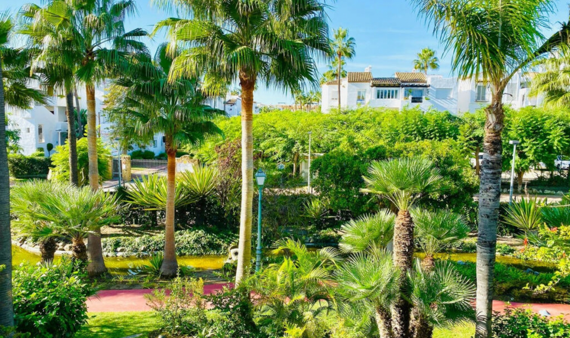 Resale - House -
Costalita