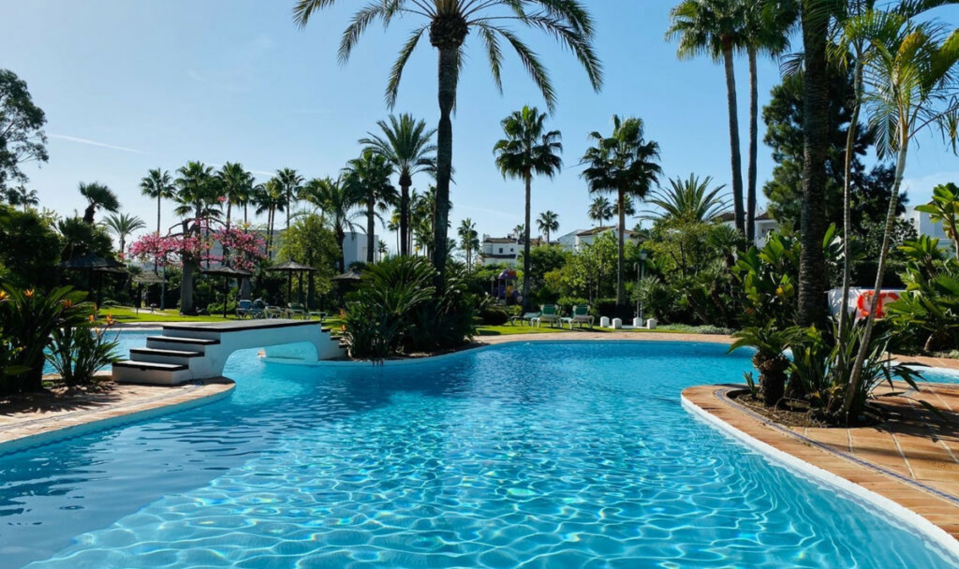 Resale - House -
Costalita