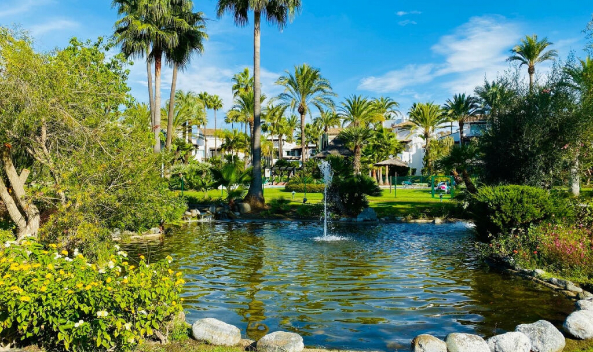 Resale - House -
Costalita