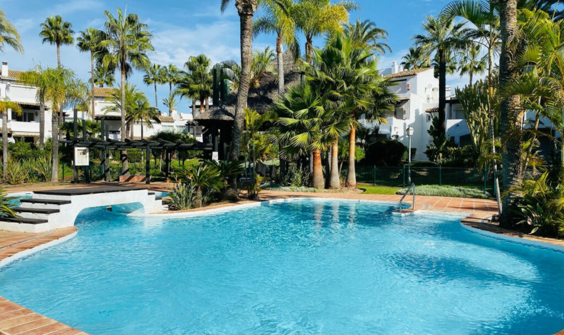 Resale - House -
Costalita