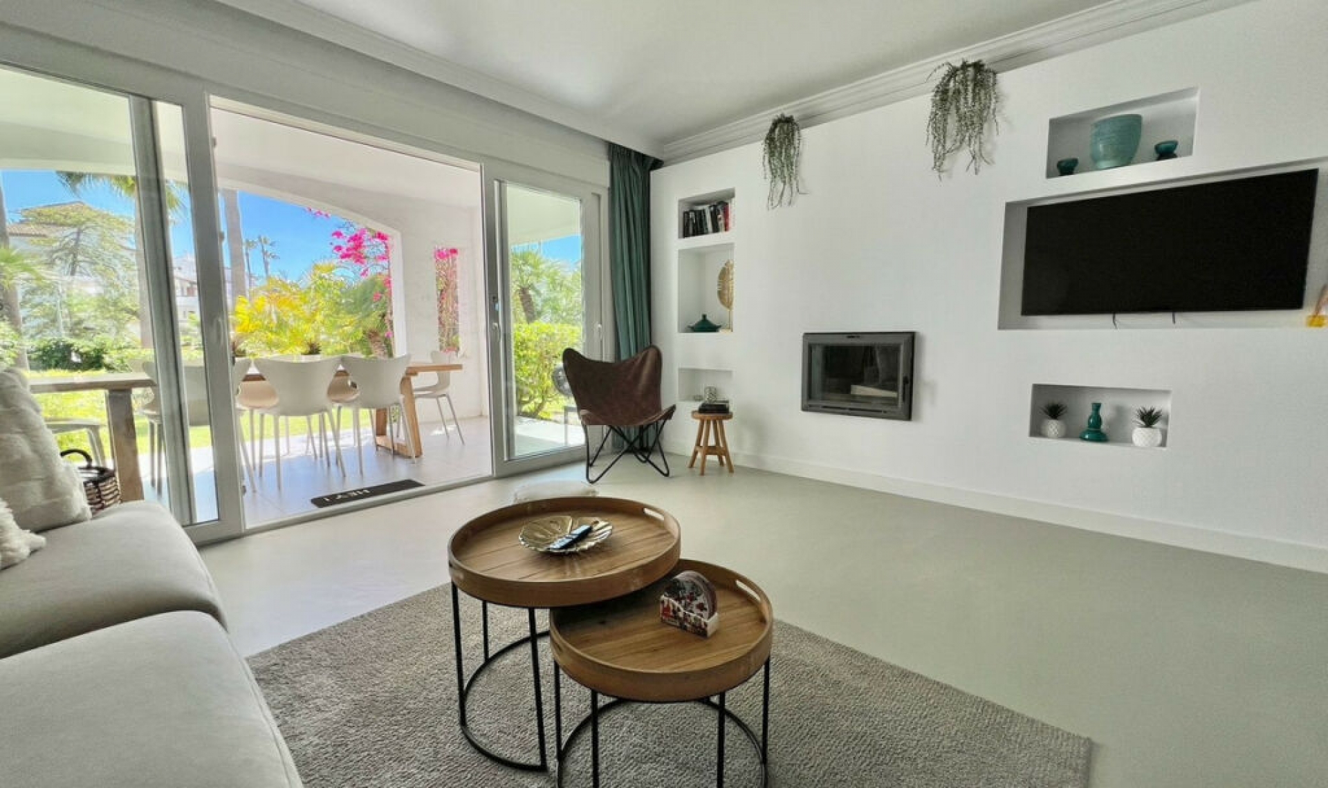 Resale - House -
Costalita