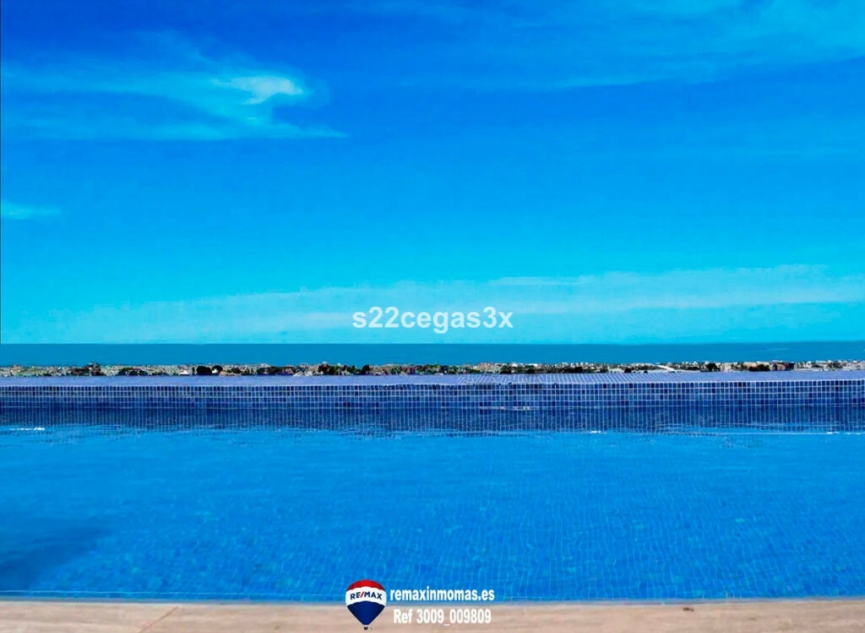 Resale - House -
Denia