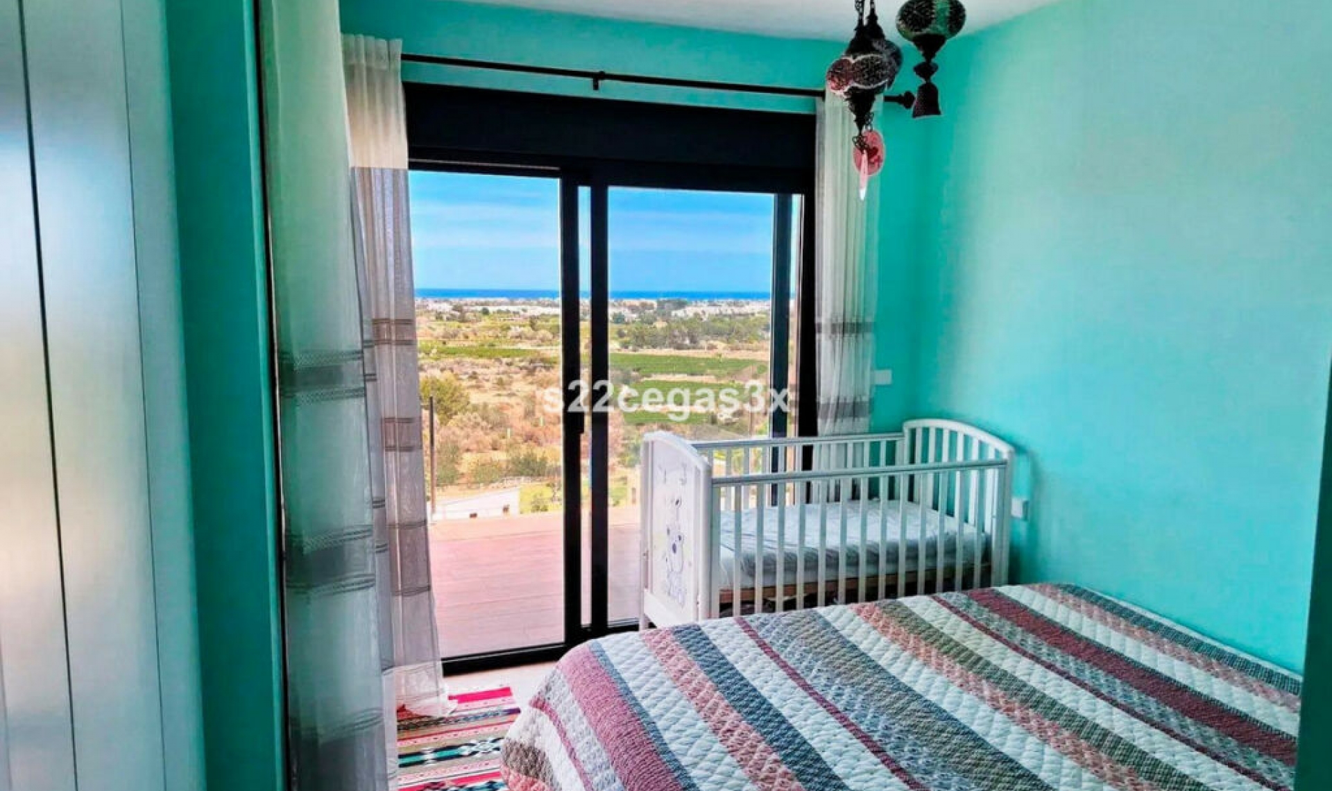 Resale - House -
Denia