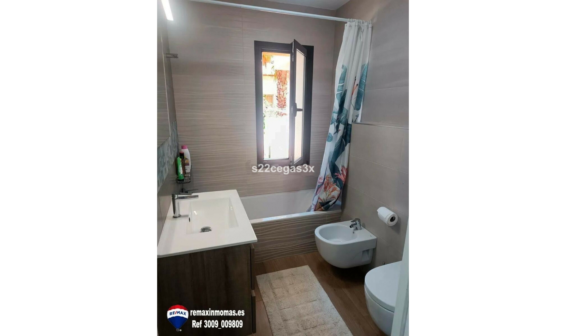 Resale - House -
Denia