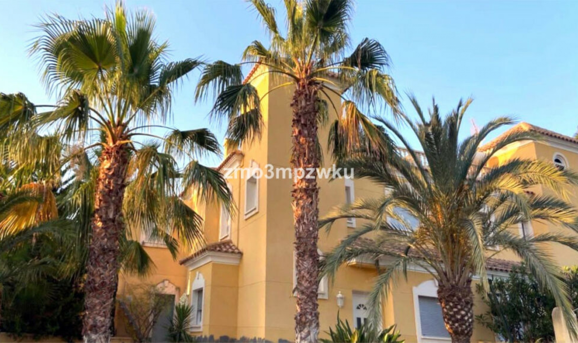 Resale - House -
El Campello
