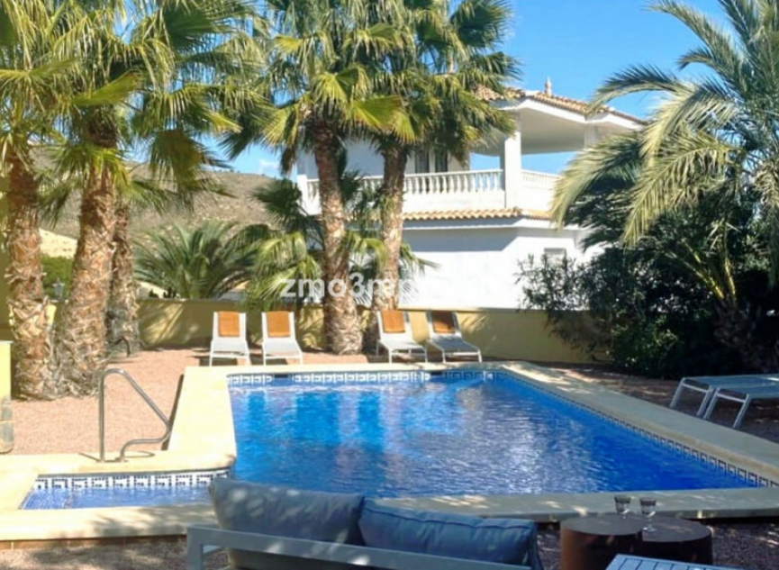Resale - House -
El Campello