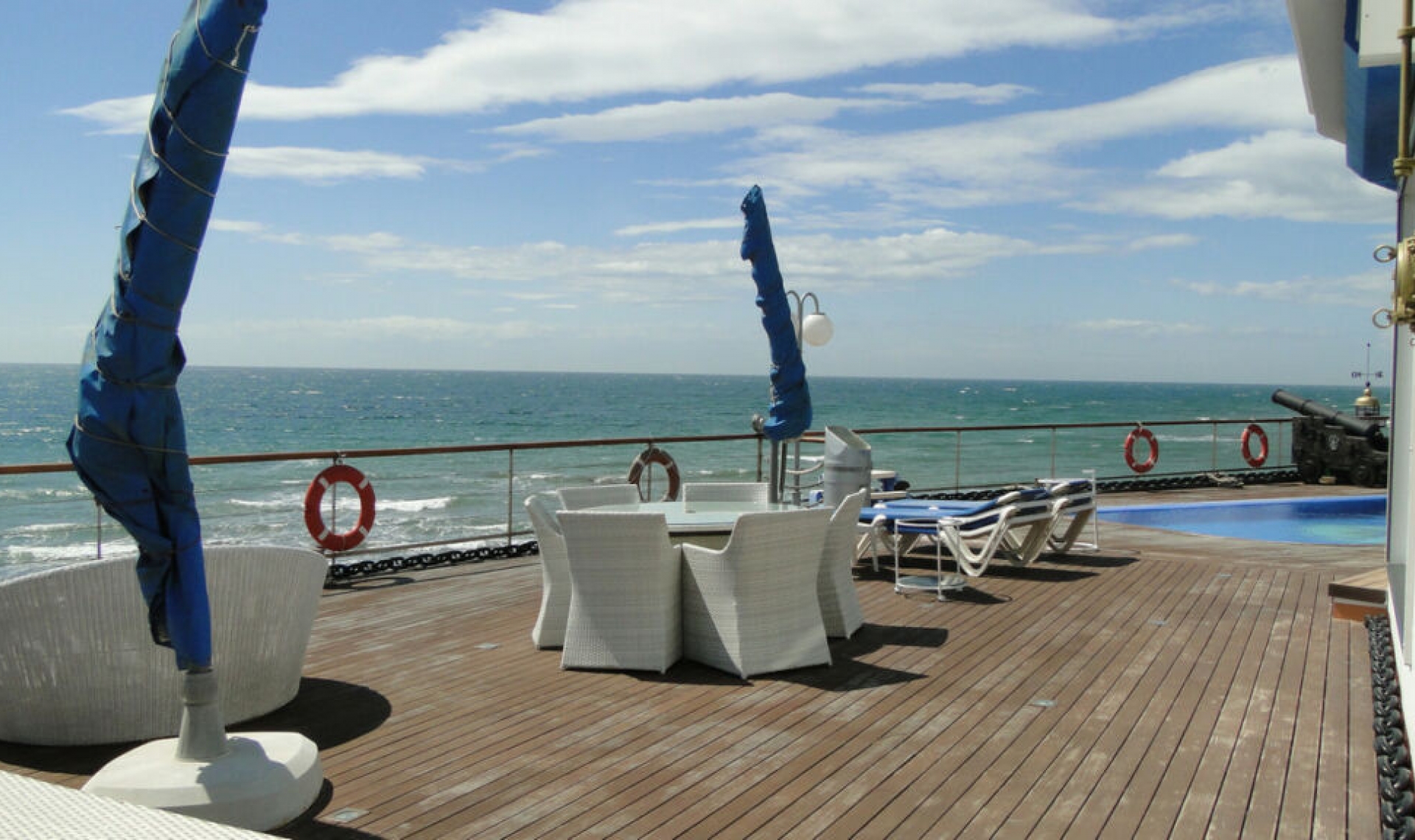 Resale - House -
El Chaparral