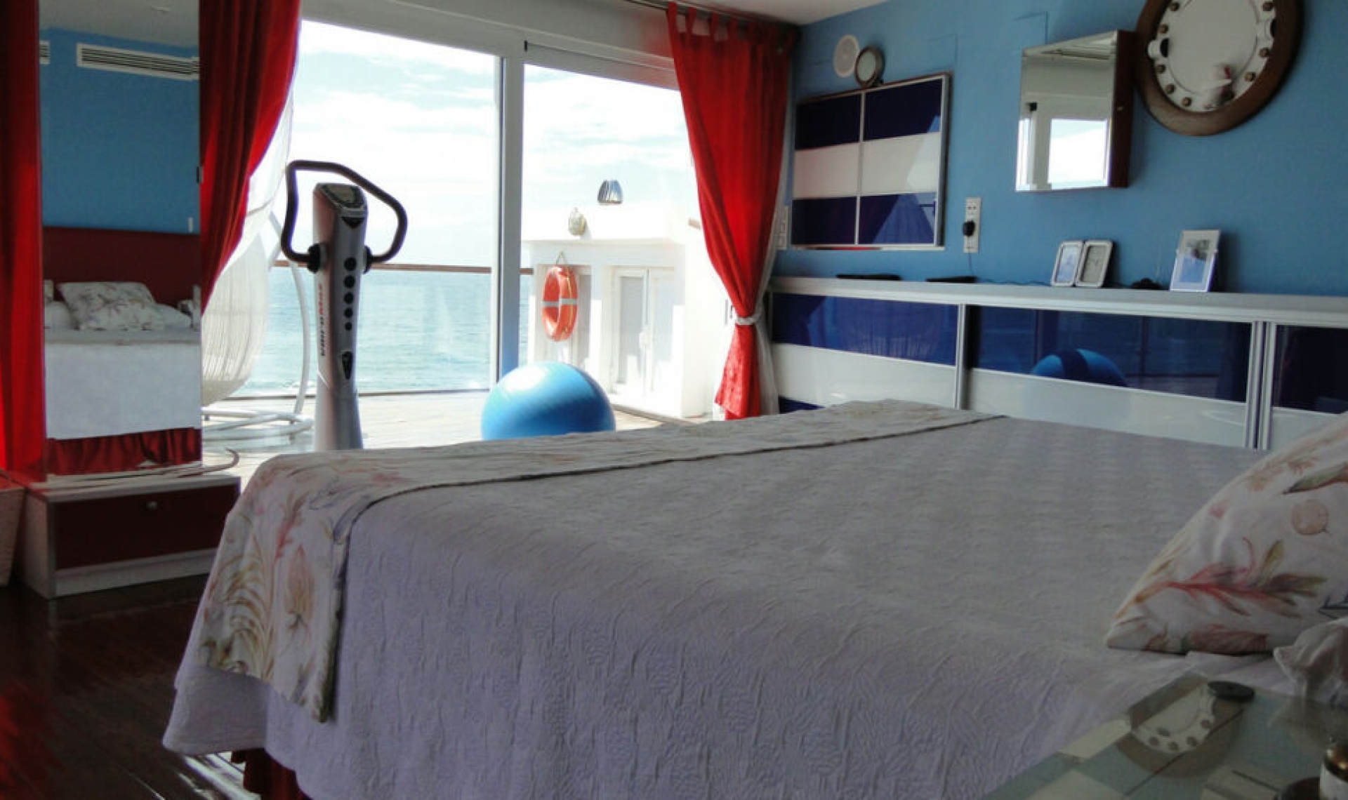 Resale - House -
El Chaparral