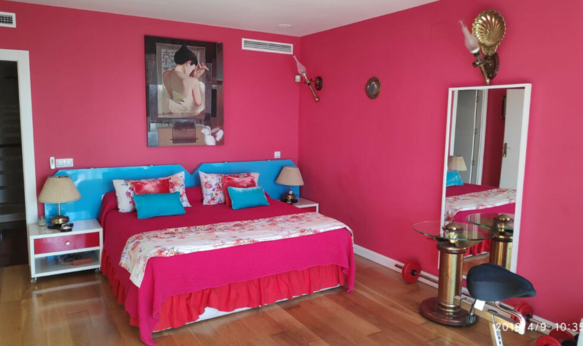 Resale - House -
El Chaparral