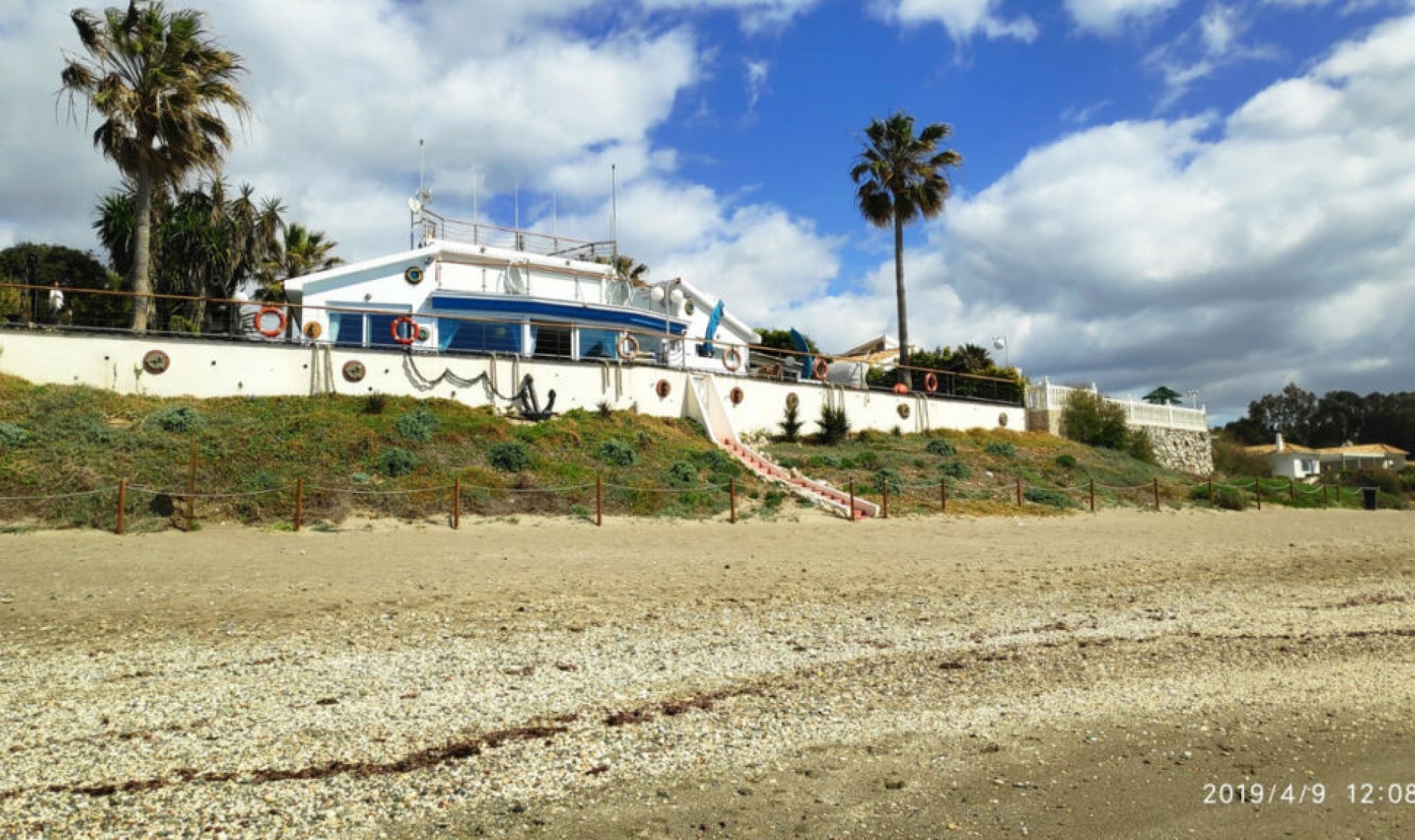 Resale - House -
El Chaparral