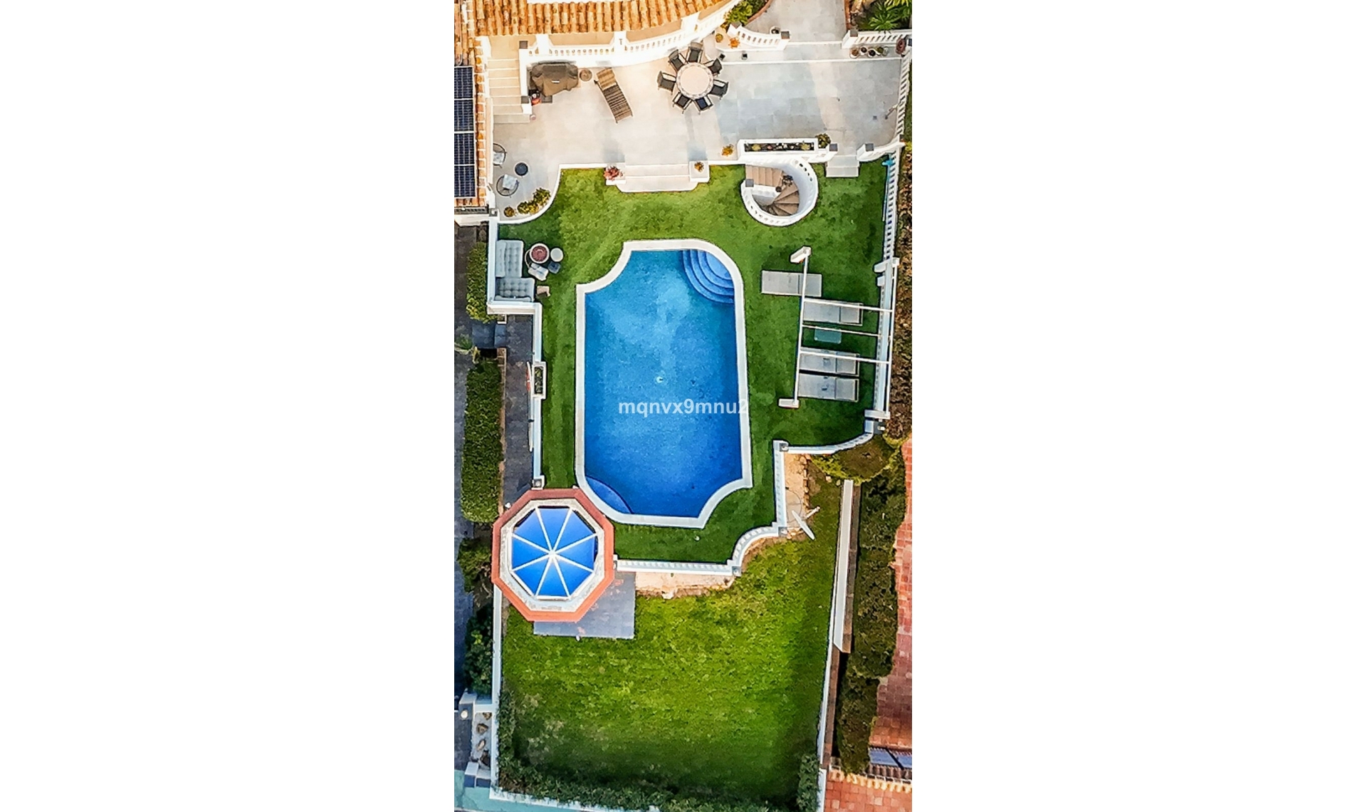 Resale - House -
El Chaparral