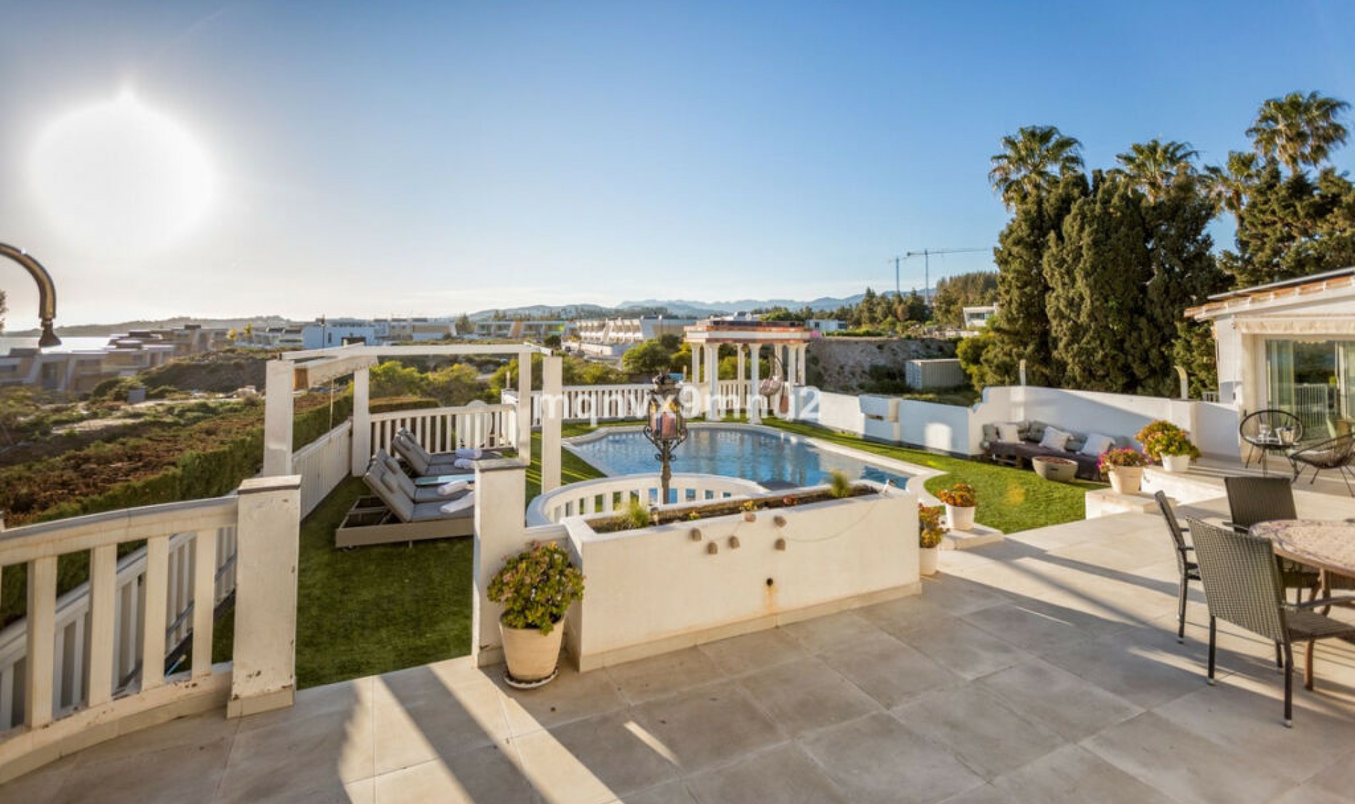 Resale - House -
El Chaparral