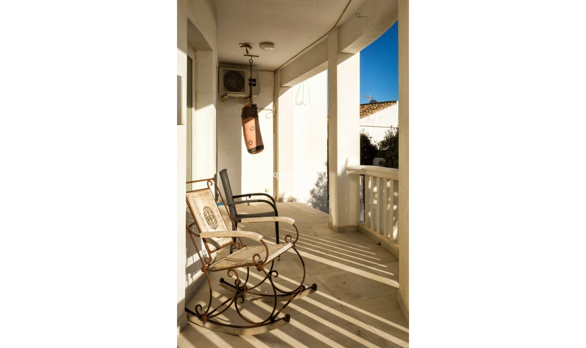 Resale - House -
El Chaparral