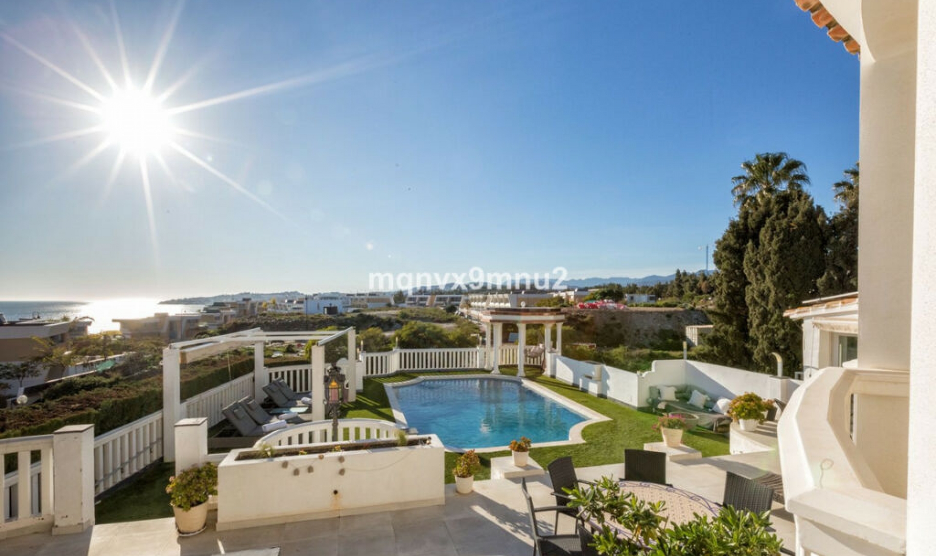 Resale - House -
El Chaparral