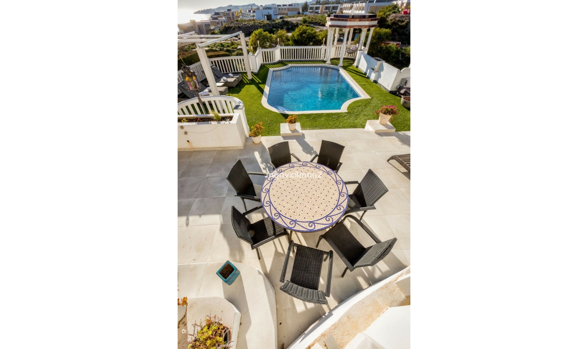 Resale - House -
El Chaparral