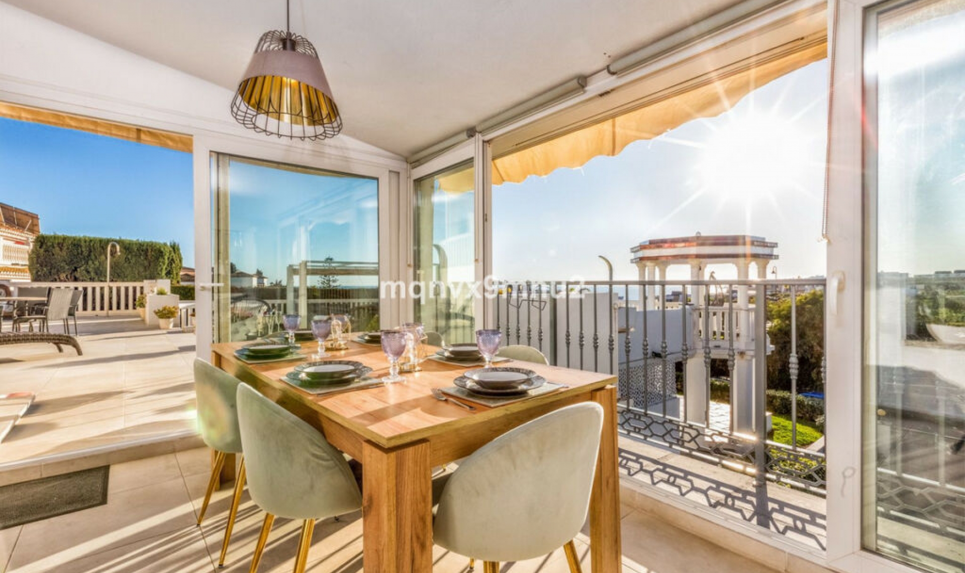 Resale - House -
El Chaparral