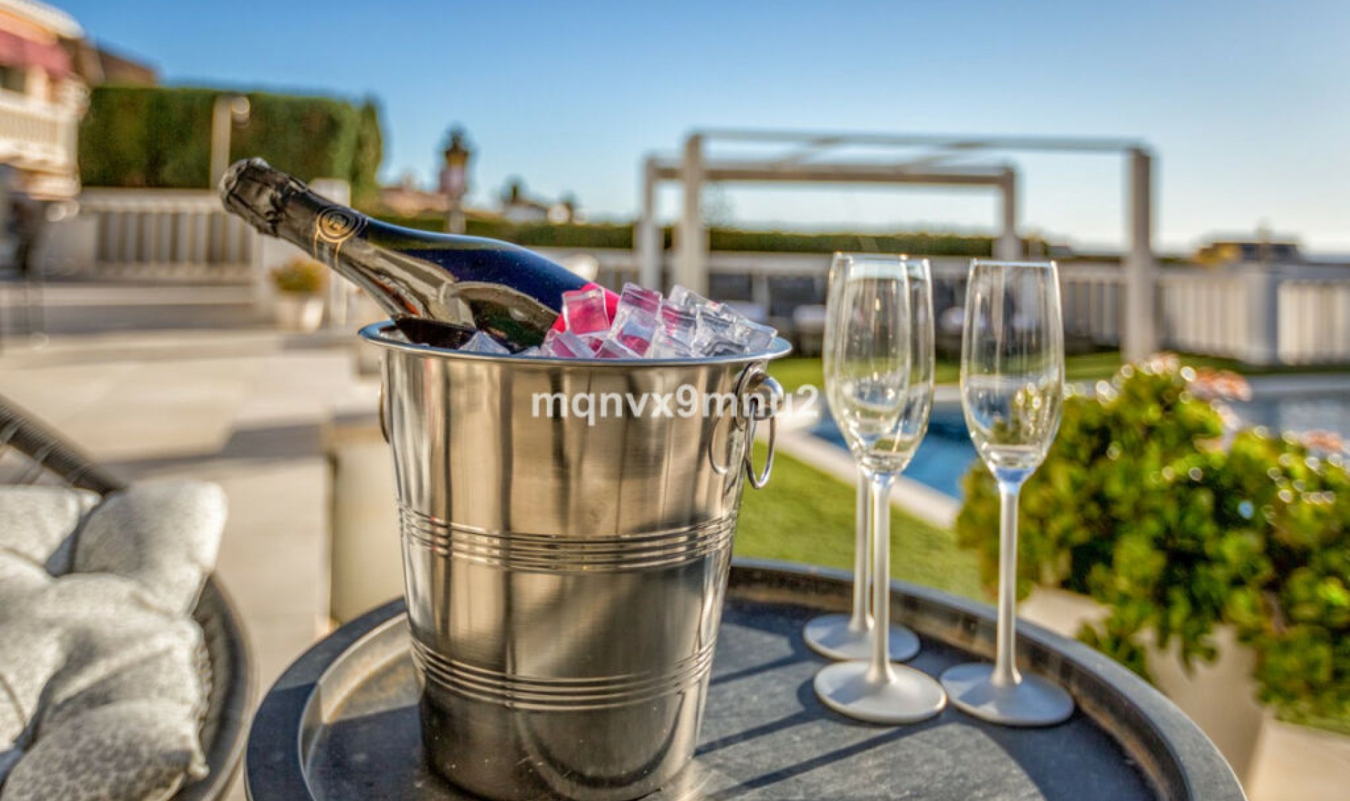 Resale - House -
El Chaparral