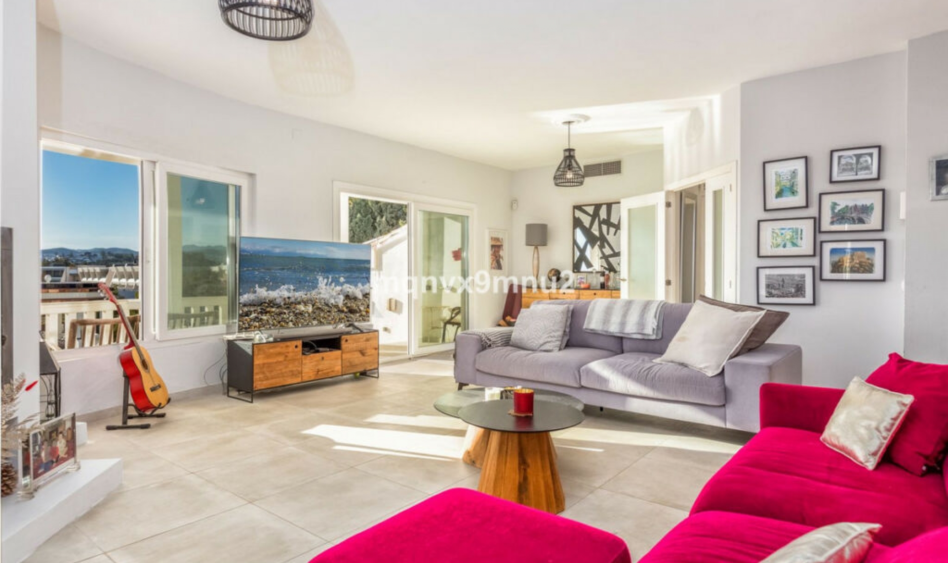 Resale - House -
El Chaparral