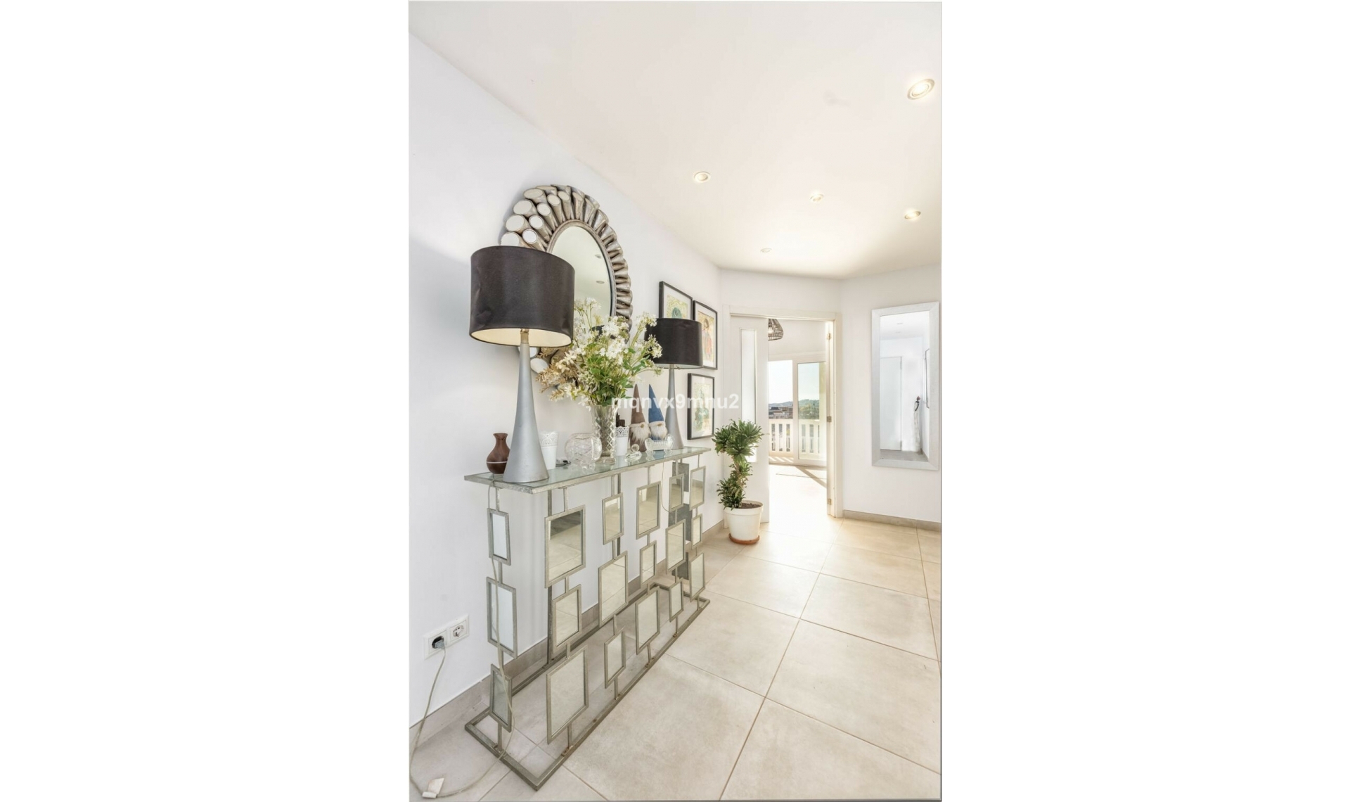 Resale - House -
El Chaparral