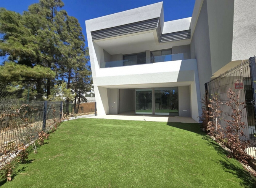 Resale - House -
El Chaparral