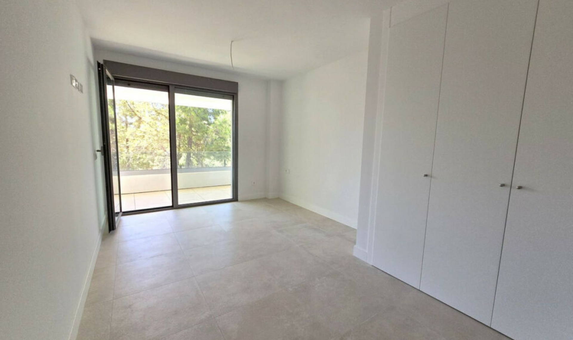 Resale - House -
El Chaparral