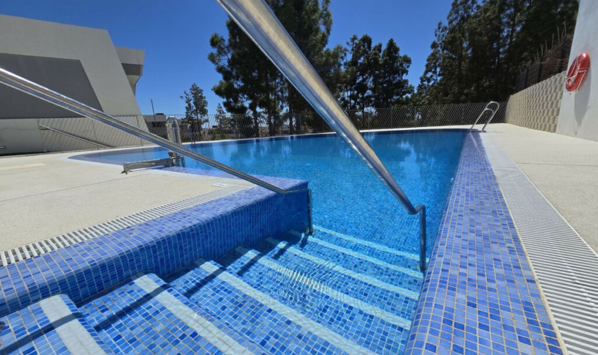 Resale - House -
El Chaparral